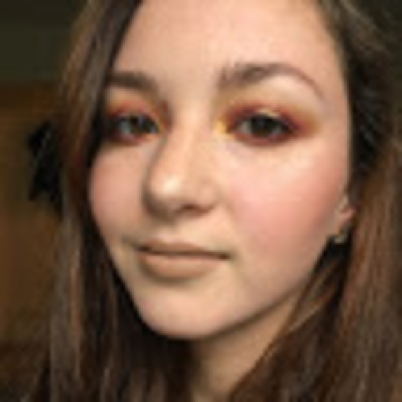 Meet your Posher, Gabby - Picture 1 of 1